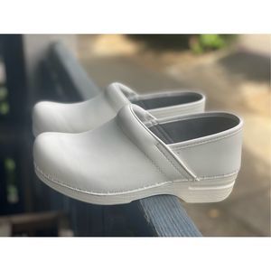 Dansko Women’s Professional White Clog Sz 38 EUR